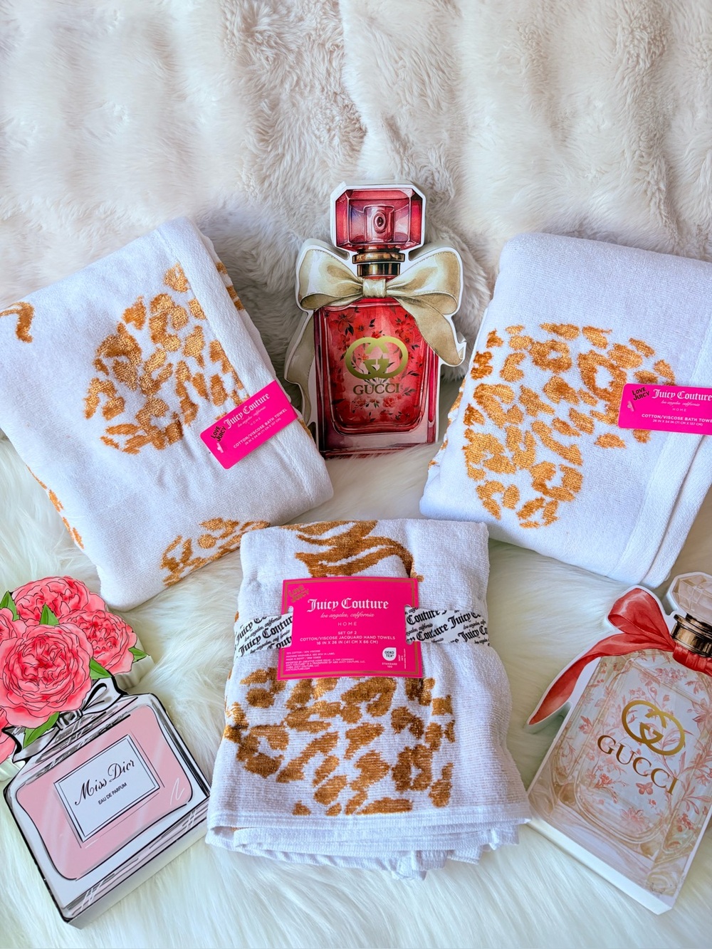 🩷🩷Juicy Couture White & Gold Leopard Print Hand Towel - Juicy Couture🩷🩷